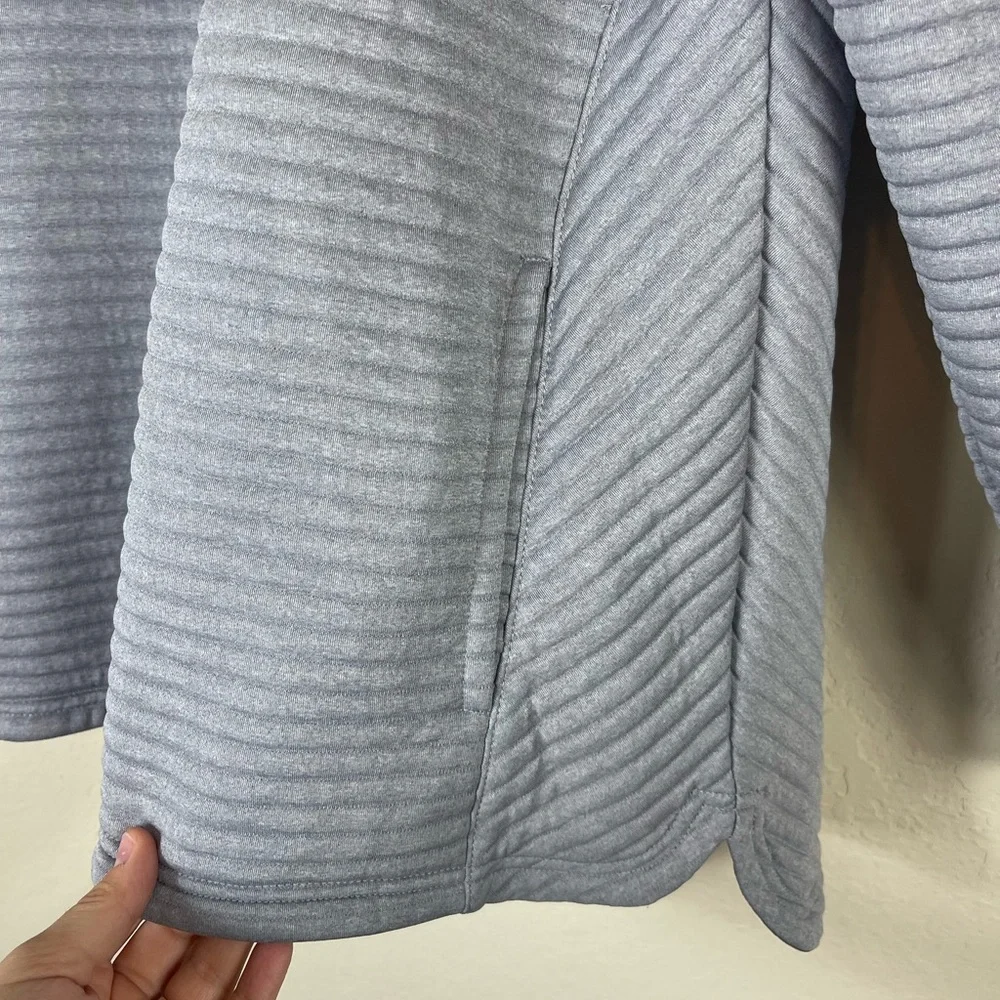 L.L. Bean Airlight Knit Pullover Top in Grey Size Large - Picture 3 of 6
